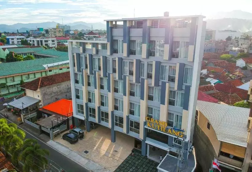 هتل Grand Kutilang