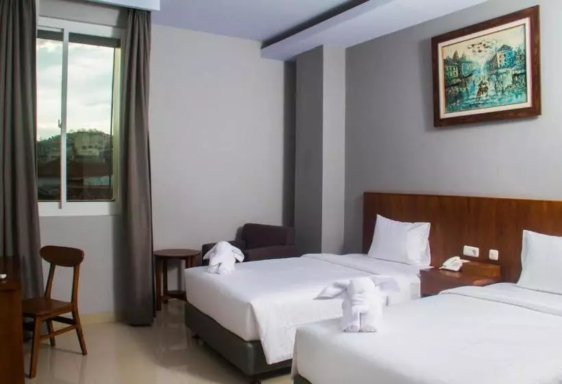 هتل Grand Kutilang