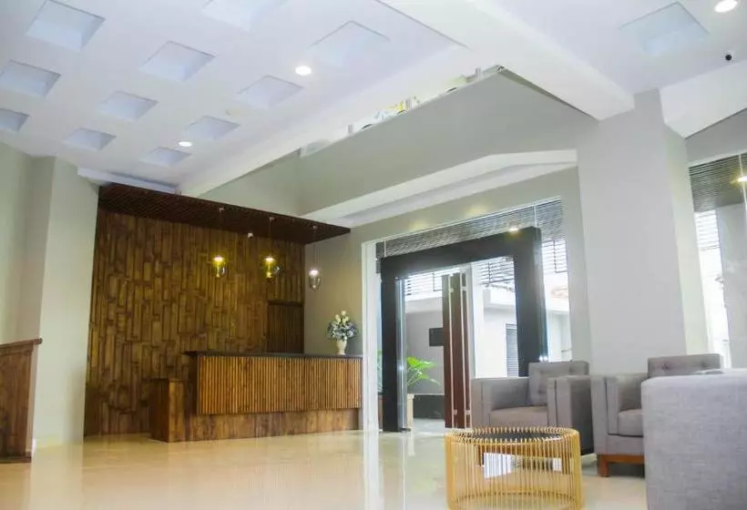 هتل Grand Kutilang