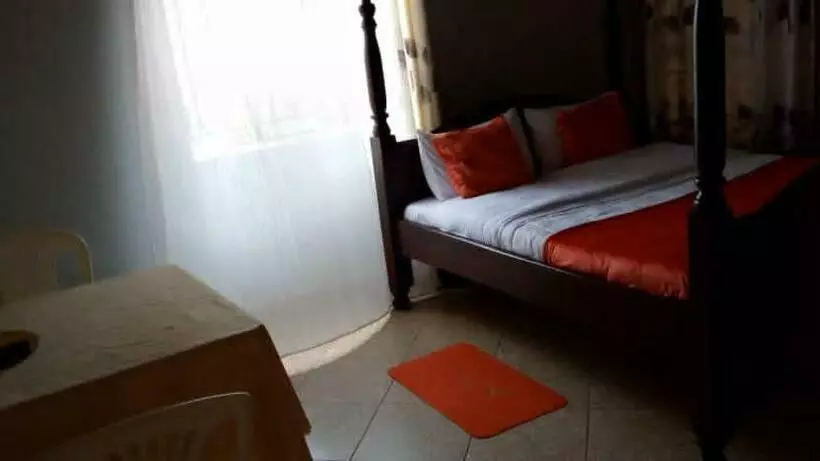 هتل Jinja Grand