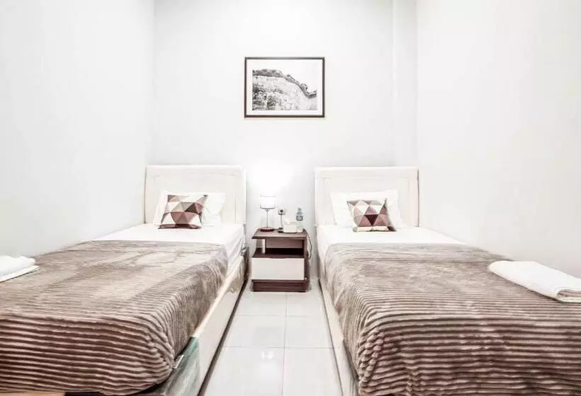 Hotelli Krisan Guest House Syariah Banjarbaru Mitra Reddoorz