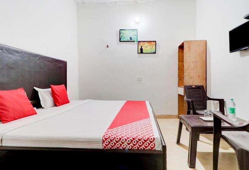 호텔 Oyo 78163 Savera