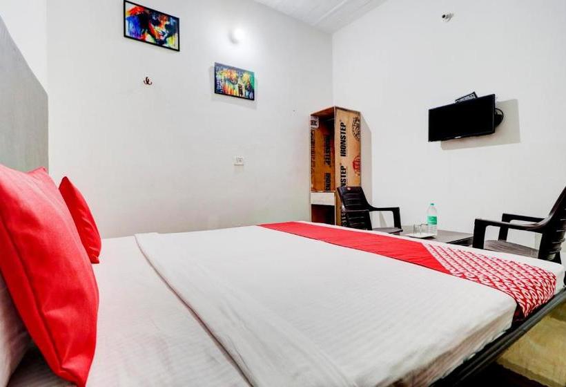 호텔 Oyo 78163 Savera