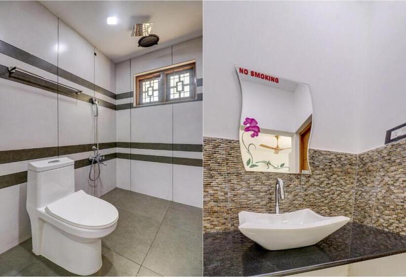 בית מלון כפרי Oyo 79046 Zco Residency