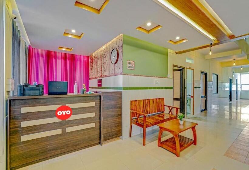 בית מלון כפרי Oyo 79046 Zco Residency