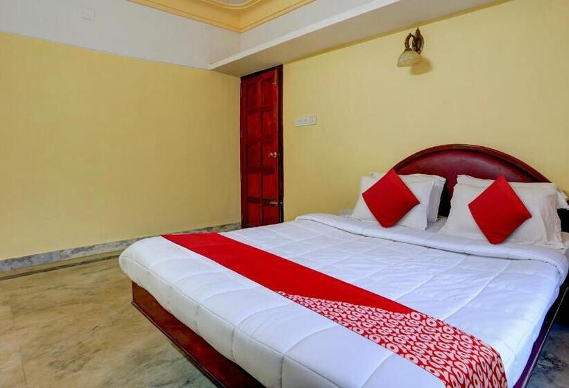 בית מלון כפרי Oyo 79046 Zco Residency