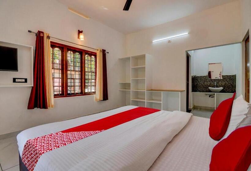 בית מלון כפרי Oyo 79046 Zco Residency