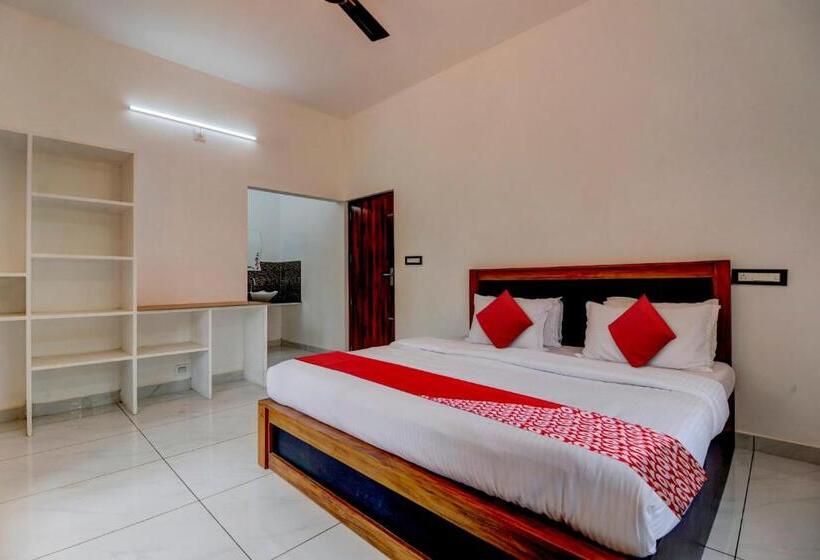 בית מלון כפרי Oyo 79046 Zco Residency