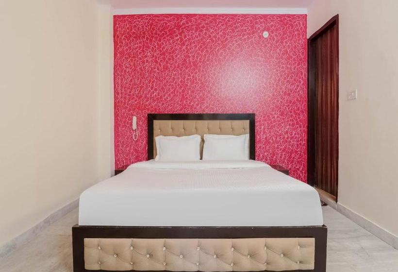 Hotel Collection O 79212 Dwarka Royal Inn