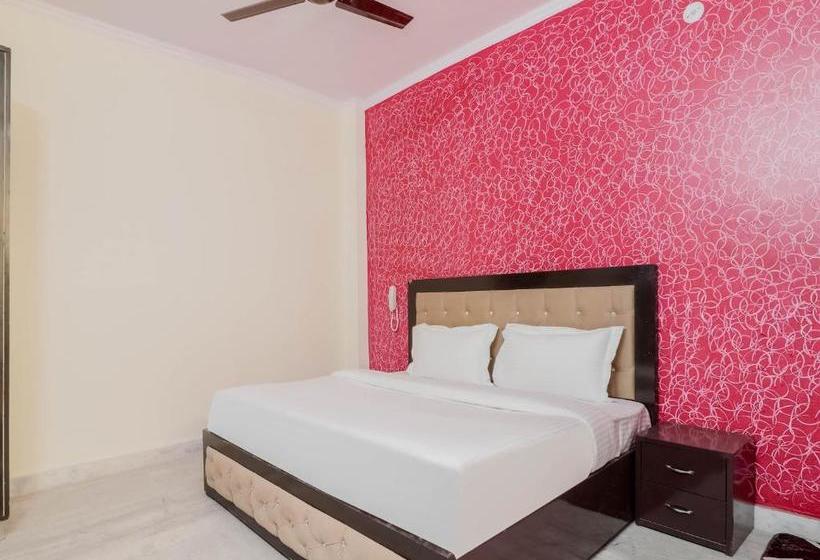 Hotel Collection O 79212 Dwarka Royal Inn