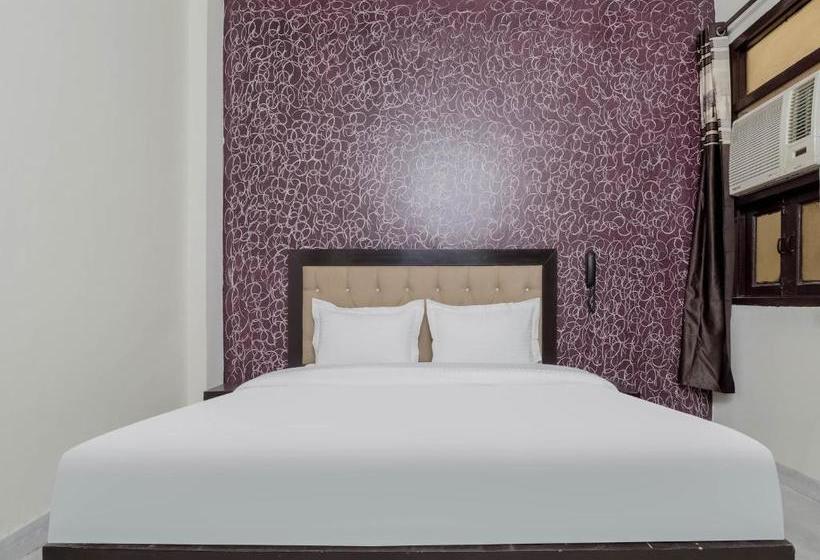 Hotel Collection O 79212 Dwarka Royal Inn