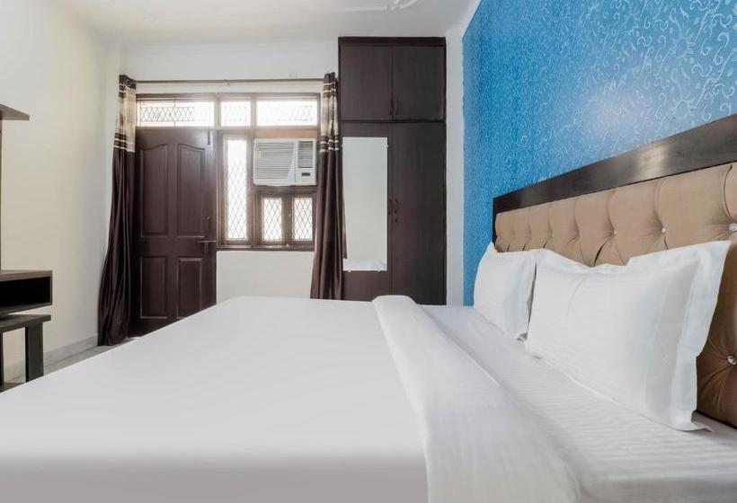 Hotel Collection O 79212 Dwarka Royal Inn