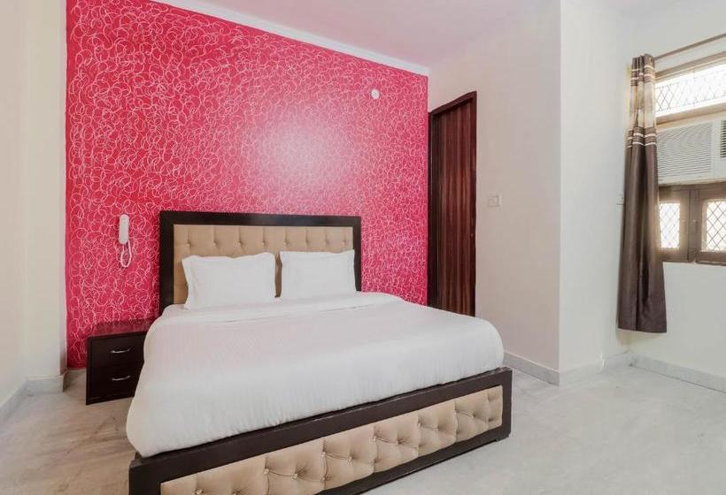 Hotel Collection O 79212 Dwarka Royal Inn