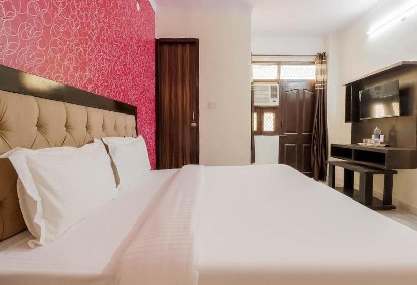 Hotel Collection O 79212 Dwarka Royal Inn