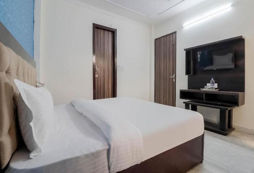 Hotel Collection O 79212 Dwarka Royal Inn