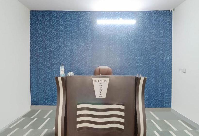 Hotel Collection O 79212 Dwarka Royal Inn