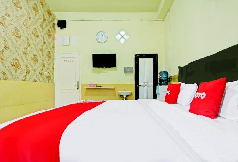 ホテル Oyo 90307 Fj Alfaeyza Kost