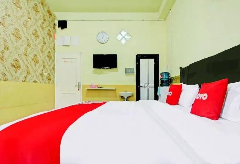 ホテル Oyo 90307 Fj Alfaeyza Kost