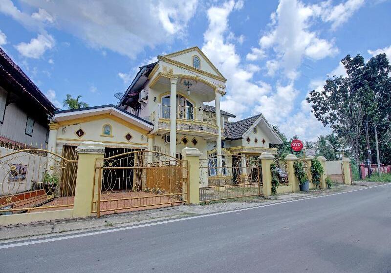 ホテル Oyo 90307 Fj Alfaeyza Kost