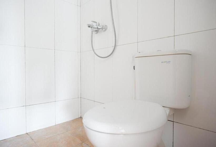 Hotel Reddoorz Syariah Near Ums Solo