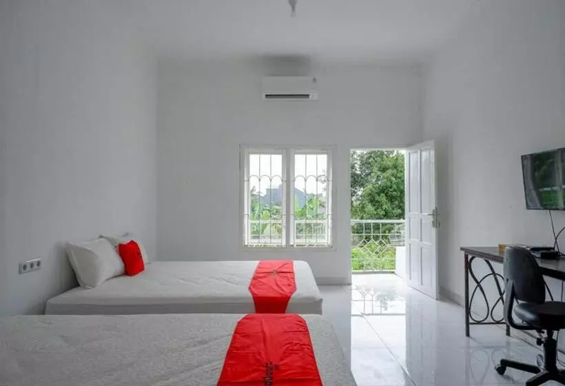 Hotelli Reddoorz Syariah Near Ums Solo