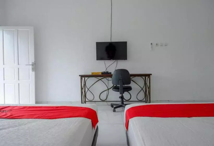 Hotelli Reddoorz Syariah Near Ums Solo