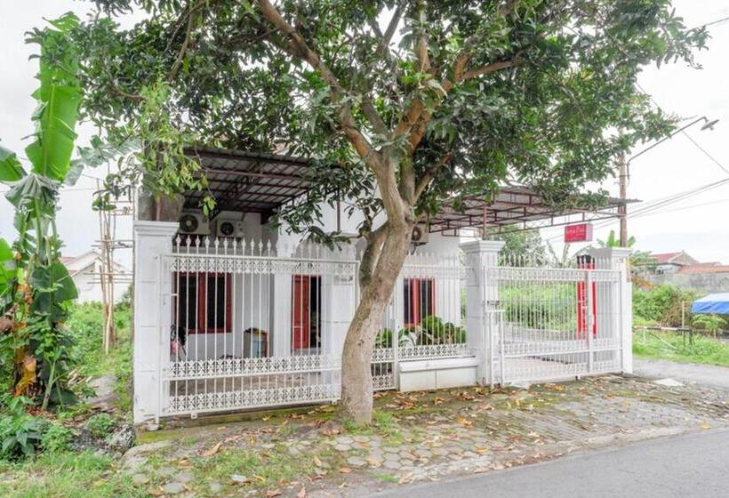 Hotel Reddoorz Syariah Near Ums Solo