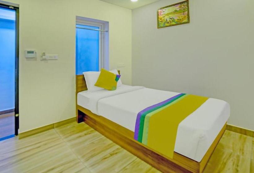 ホテル Treebo Trip Majestic Inn Thampanoor