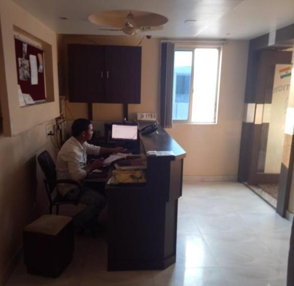 فندق Vamoose Akshat Chindwara