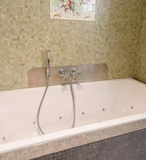 Hotelli Villa Monceau Louvain La Neuve