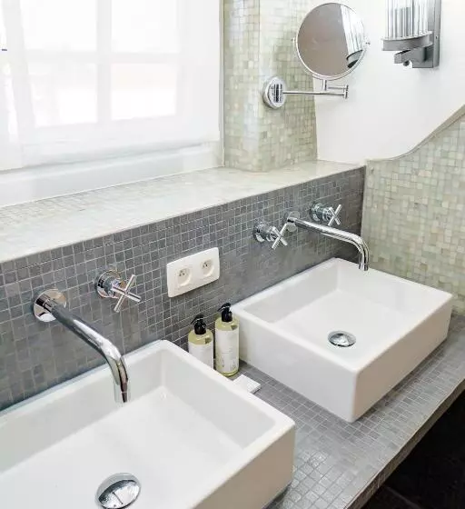 Hotelli Villa Monceau Louvain La Neuve