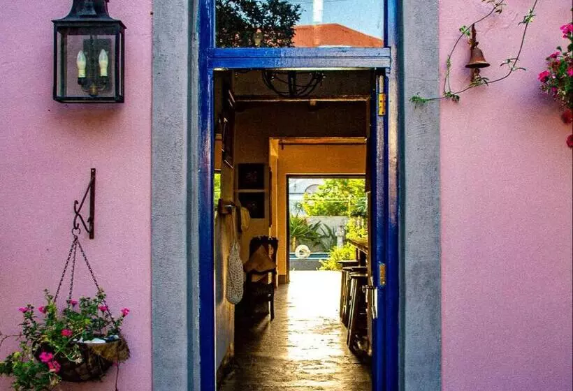 Majatalo Ebonymoon Guest House