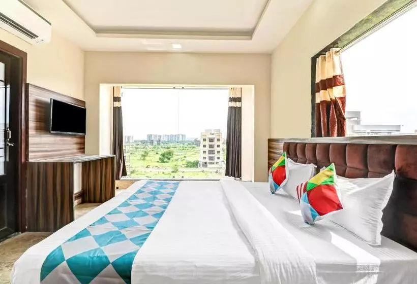 پانسیون Oyo Home 79282 Homfeel Homestay