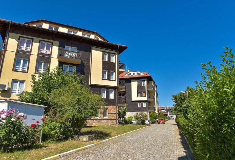 Hotel Bojur & Bojurland Apartment Complex