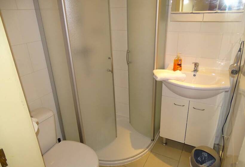 בית מלון כפרי Room In Studio   Condo Gardens Leuven   Budget Studio Single