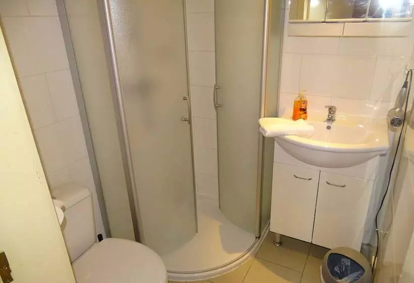 ホテル Room In Studio   Condo Gardens Leuven   Budget Studio Single