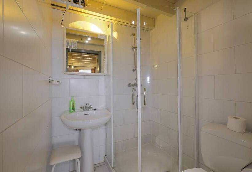 בית מלון כפרי Room In Studio   Condo Gardens Leuven   Budget Studio Single