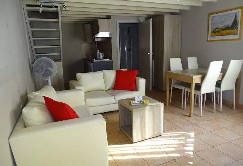 ホテル Room In Studio   Condo Gardens Leuven   Budget Studio Single