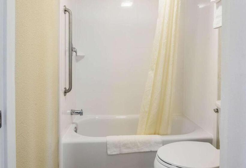 호텔 Econo Lodge Freeport  Brunswick Area