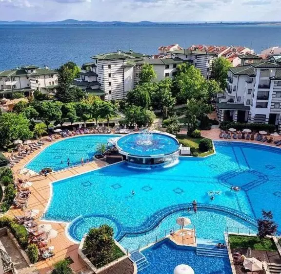 Отель Emerald Beach Resort & Spa