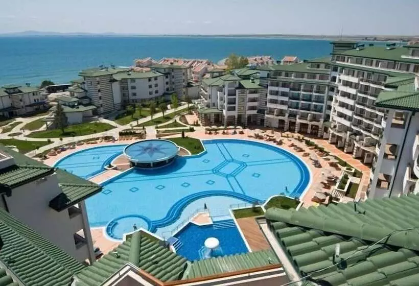 Отель Emerald Beach Resort & Spa