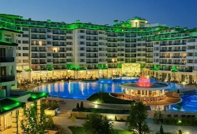 Отель Emerald Beach Resort & Spa