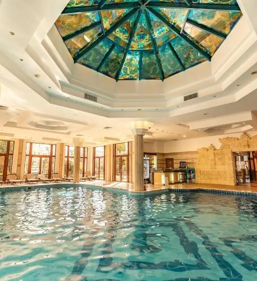 هتل Emerald Beach Resort & Spa