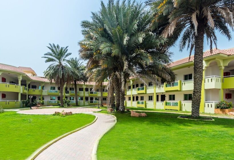 Отель Flamingo Beach