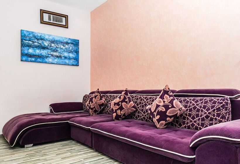 Отель Flamingo Beach