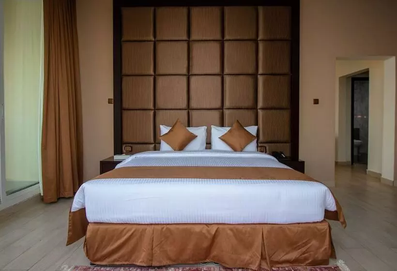 هتل Flamingo Beach