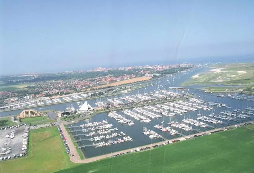 هتل Floreal Nieuwpoort