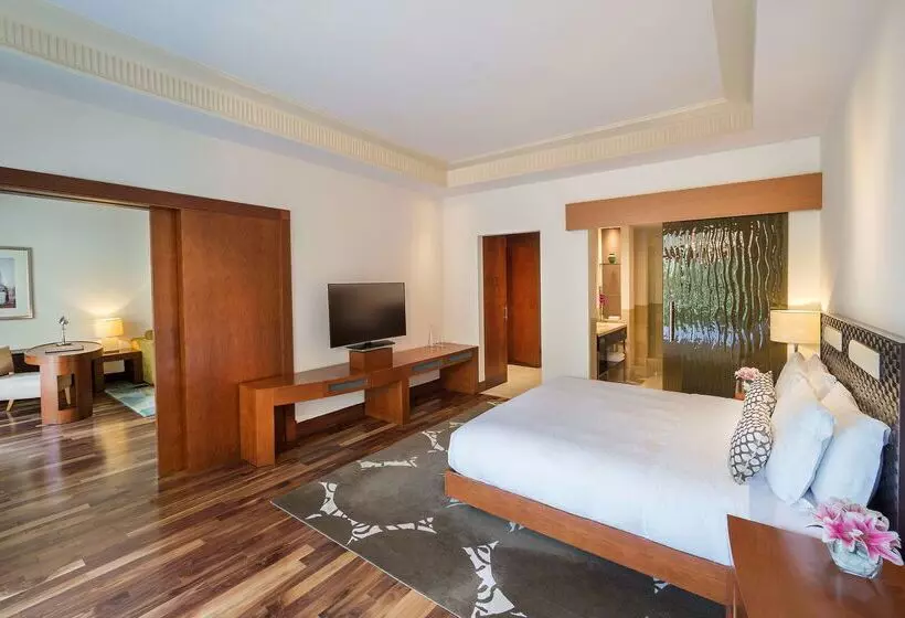 Grand Hyatt Doha Hotel & Villas