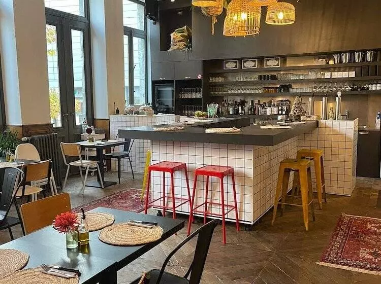 هتل Hôtel Le Manoir