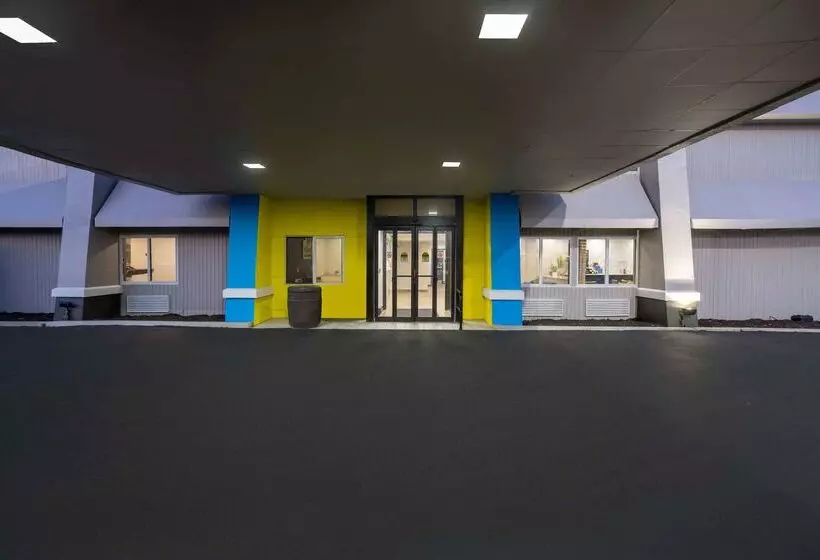 호텔 Days Inn By Wyndham Pleasant Prairie Kenosha